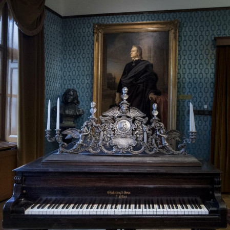 The elite of international Liszt research arrives to Liszt Academy's Liszt Museum
