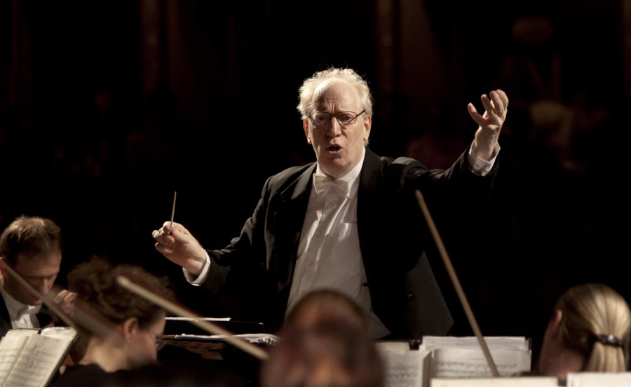 NEW YEAR’S OVERTURE WITH JÁNOS KOVÁCS