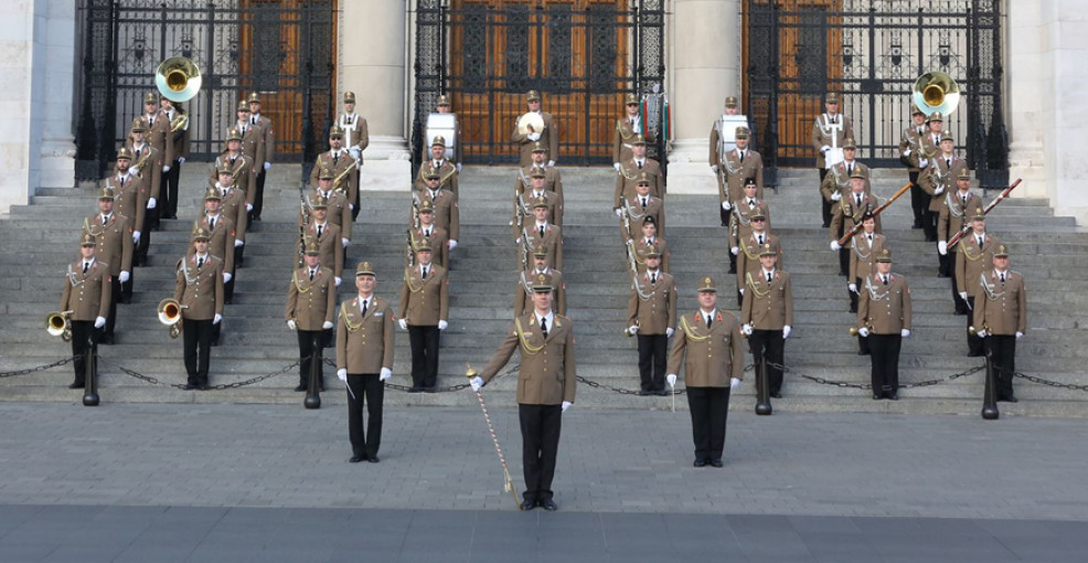 Hungarian Army Central Wind Ensemble
