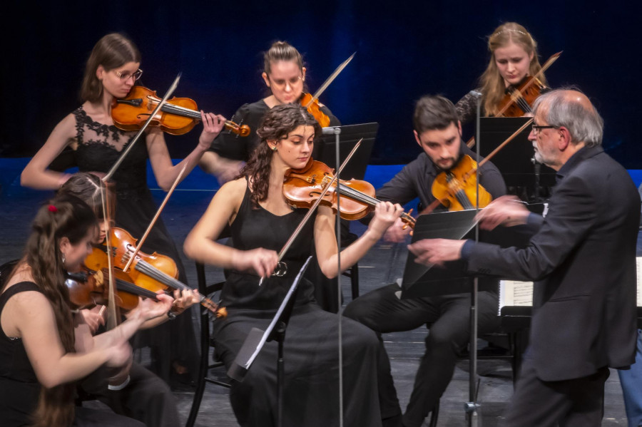 Péter Kováts & Liszt Academy Chamber Orchestra