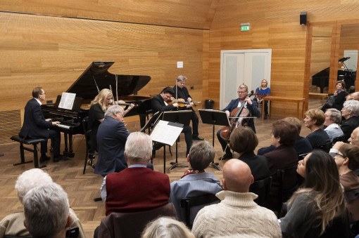 '24.11.16. | kamara.hu/3