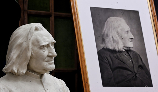 '24.10.18. | Új Liszt-szobor és Liszt-fénykép bemutató
